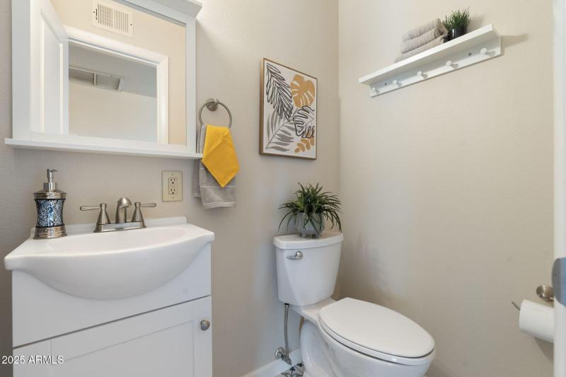 24 - 7240 E Garfield St