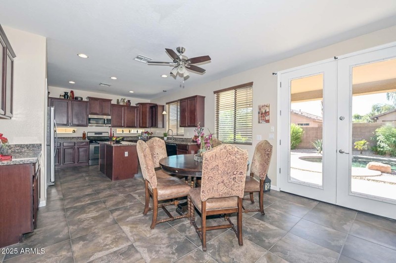 Breakfast Room-Kitchen