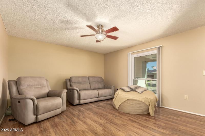 10 Kingswood
