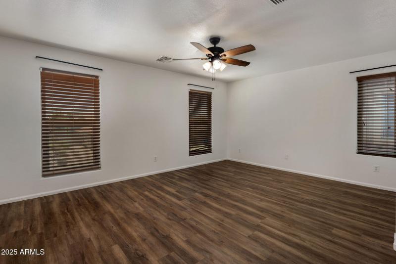 32-web-or-mls-IMG_9839 copy