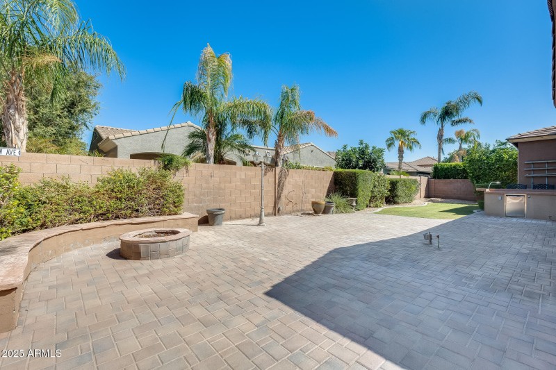 Backyard / Firepit
