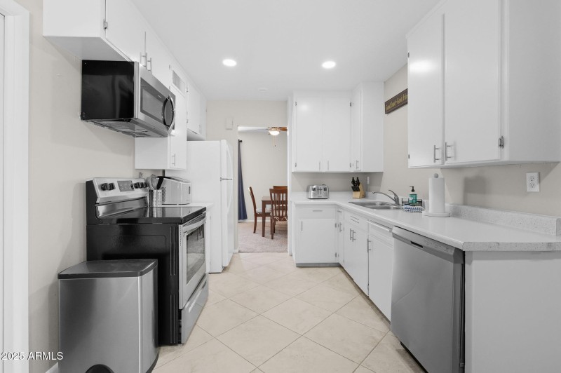 9-web-or-mls-1802 E Meadowbrook Ave-9