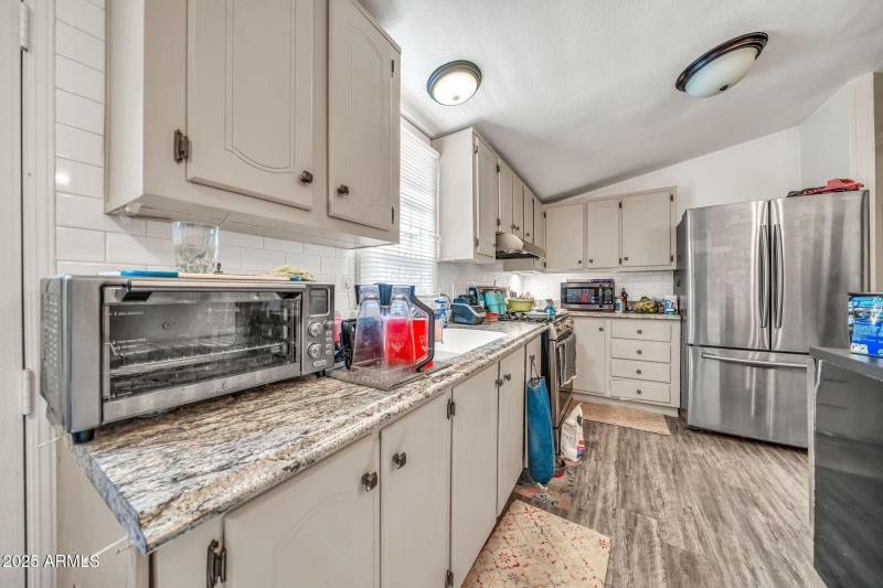 19401 N 7th St-12