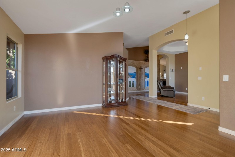 8-web-or-mls-QP-05399