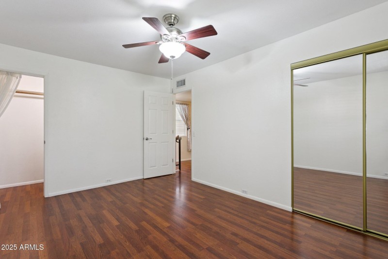 16-web-or-mls-10420-n-11th-pl-3