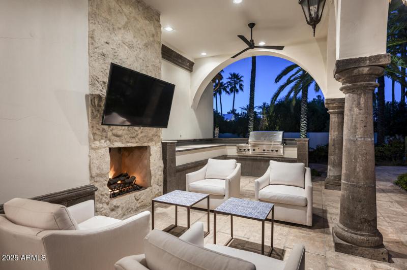 Covered Patio and Outdoor Kitchen
