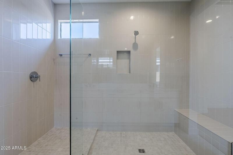 Primary Shower W Seat