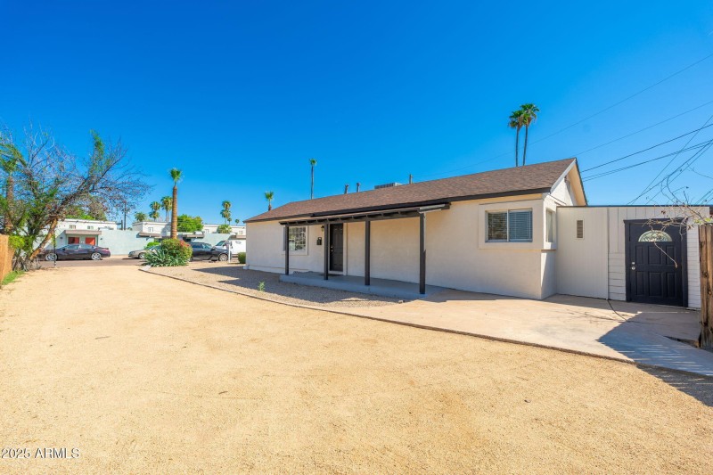 913 W Highland Avenue