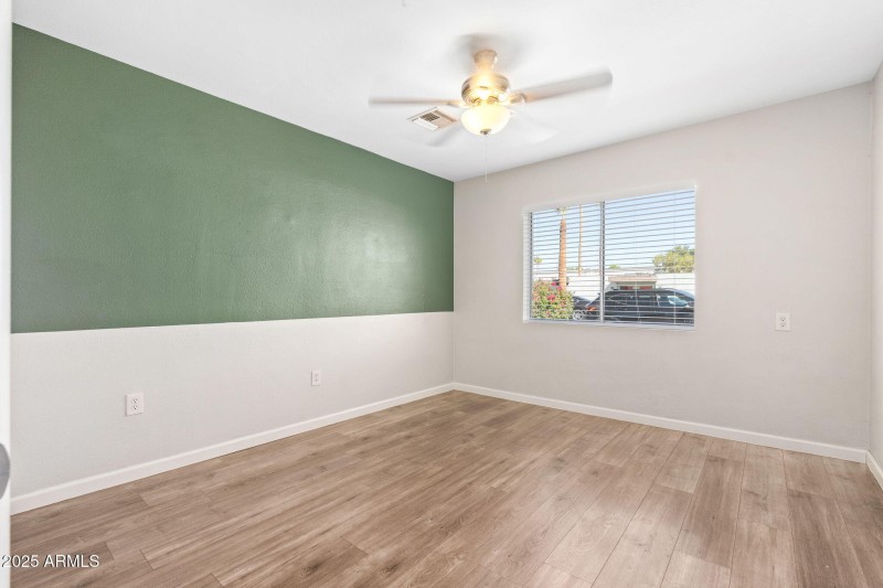 913 W Highland Avenue