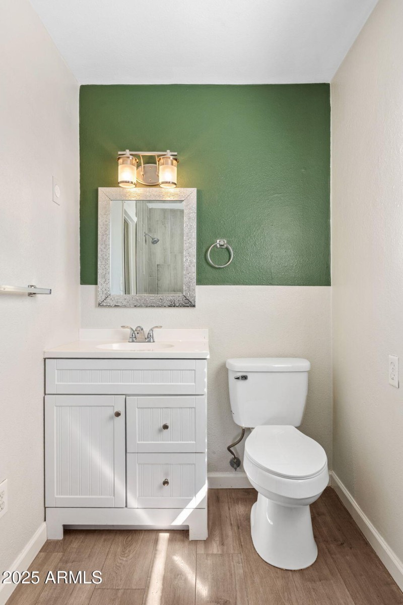 913 W Highland Avenue