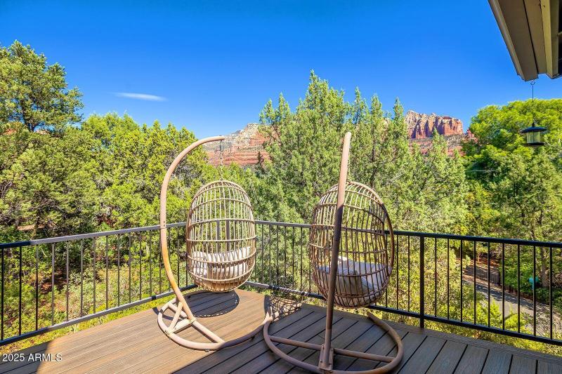 Outdoor deck