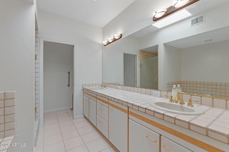 17-web-or-mls-8510-e-vista-bonita-dr