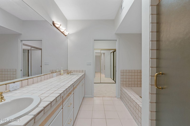 18-web-or-mls-8510-e-vista-bonita-dr