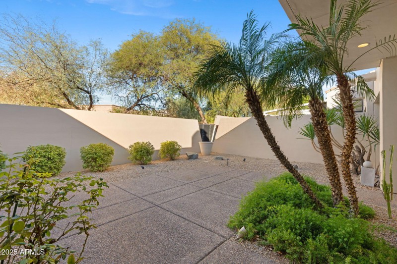 27-web-or-mls-8510-e-vista-bonita-dr