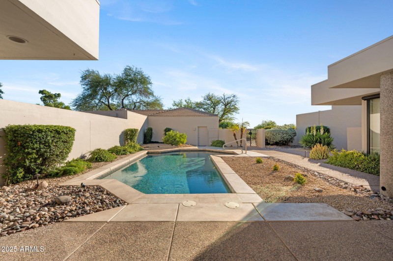 29-web-or-mls-8510-e-vista-bonita-dr