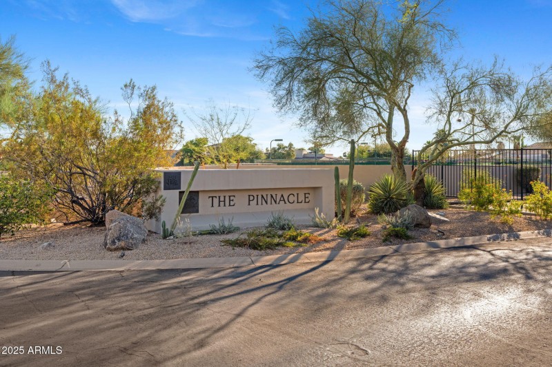 35-web-or-mls-8510-e-vista-bonita-dr