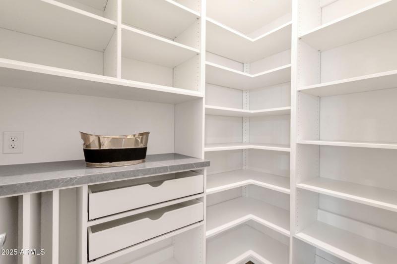 32-web-or-mls-1266-e-donato-dr