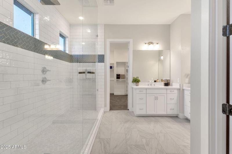 40-web-or-mls-1266-e-donato-dr