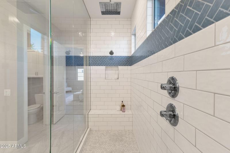 43-web-or-mls-1266-e-donato-dr