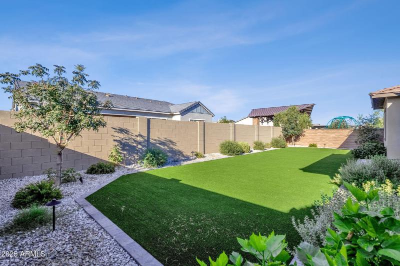 50-web-or-mls-1266-e-donato-dr