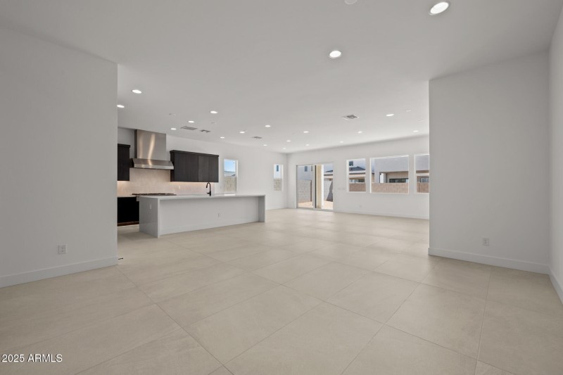 7)FORMAL DINING
