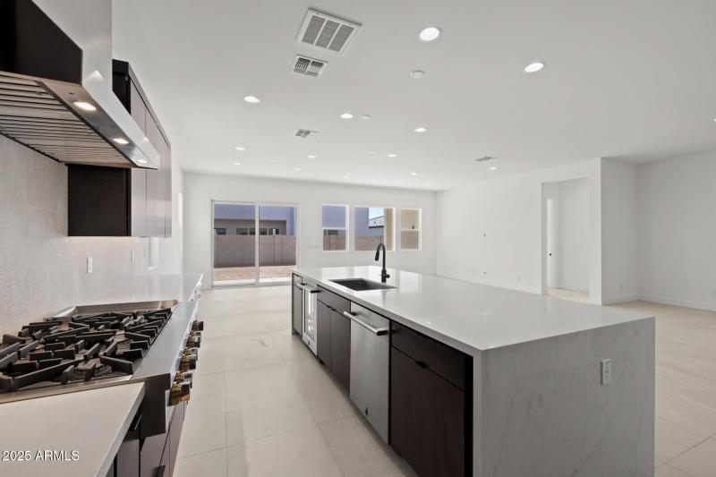 13)KITCHEN