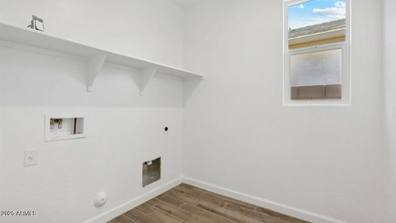 Saguaro laundry room