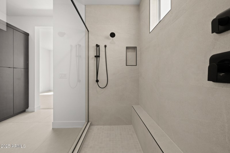 30)PRIMARY BATH