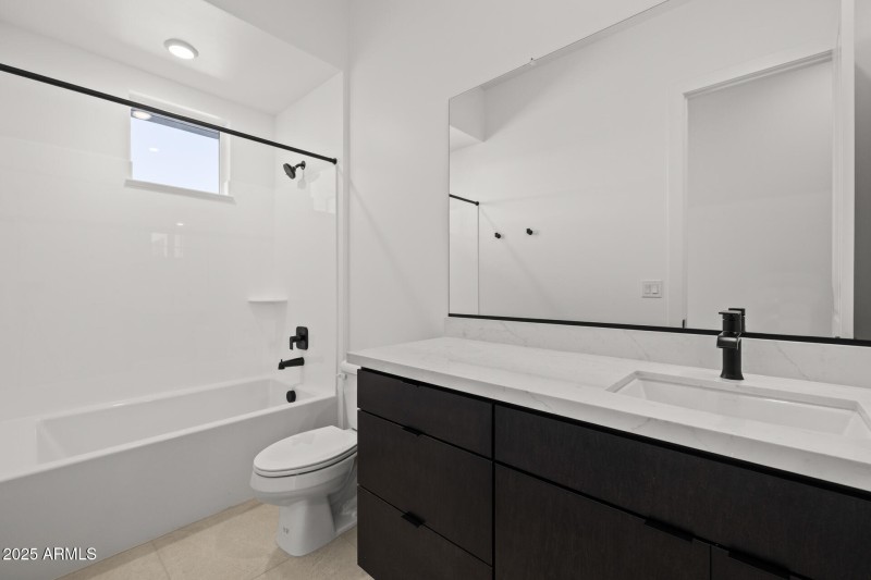 32)BATH 2