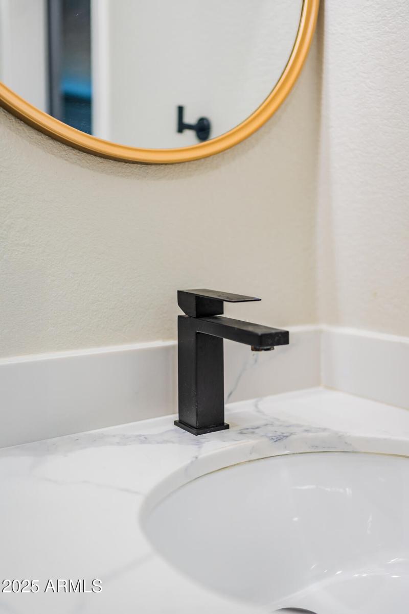 bathroom_detail_2