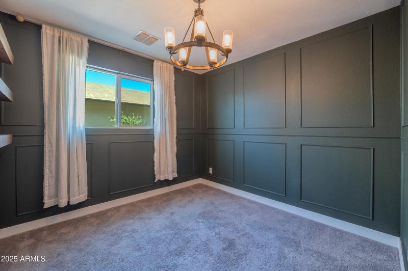 Bedroom 2/Ofice
