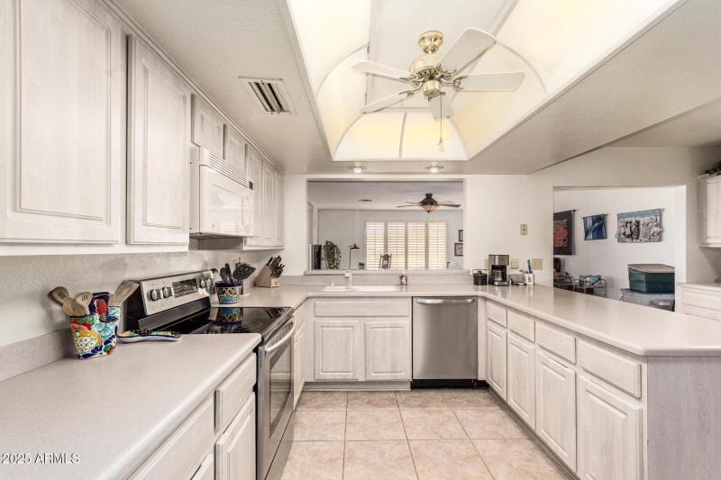 16 Kitchen