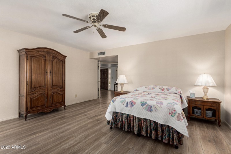 25 Primary Bedroom
