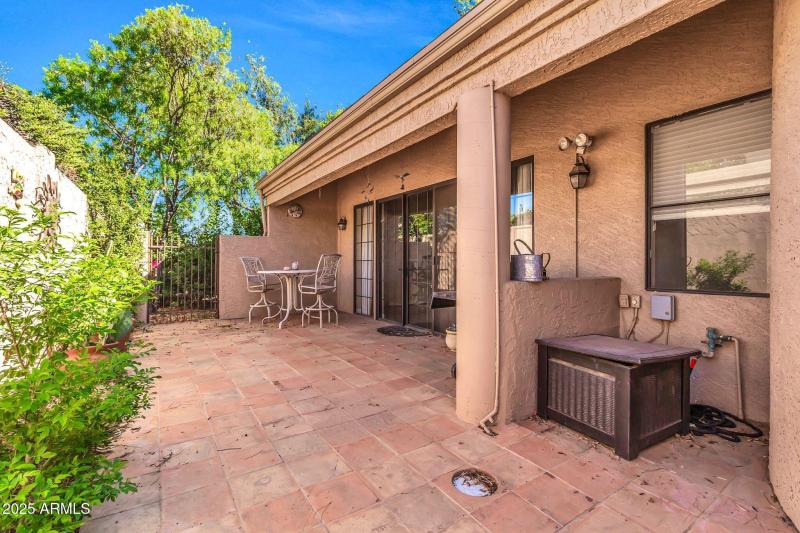 8100 E Camelback Rd-46