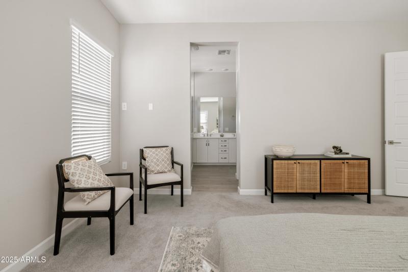 Pimary_Bedroom_Photo_4
