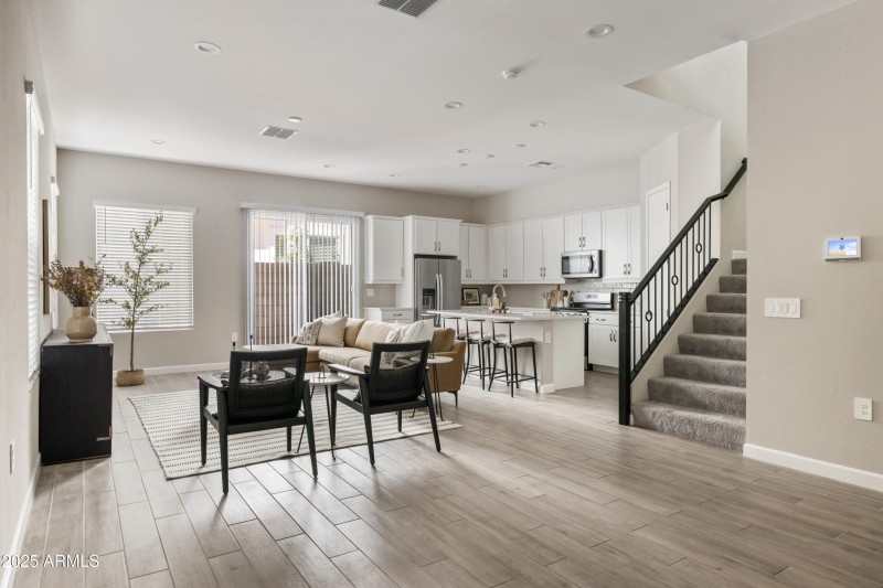Living_Room_Photo_1
