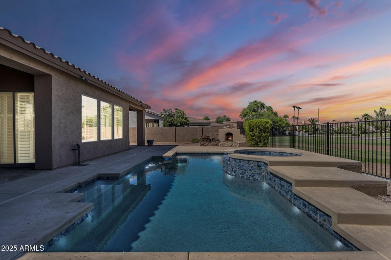 104-web-or-mls-Parkcrest-10 (3)