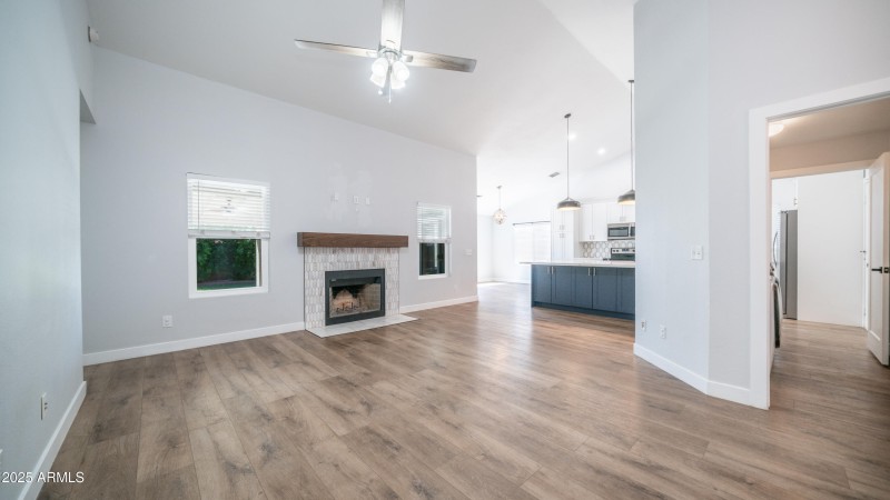 4411 E Ashurst Dr-5