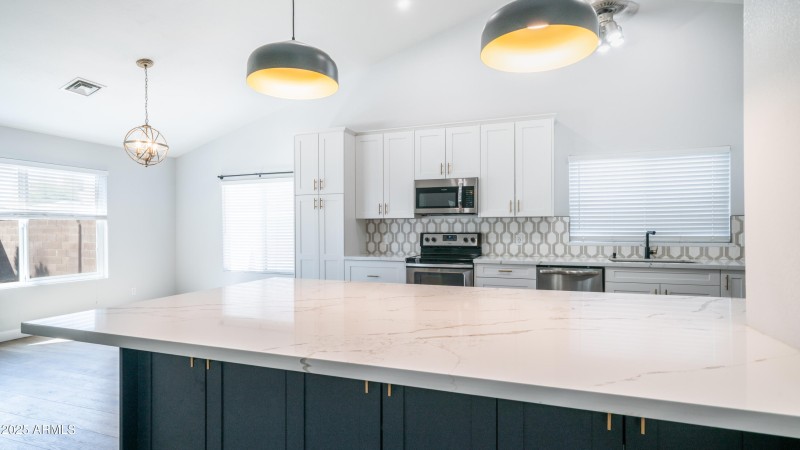 4411 E Ashurst Dr-10