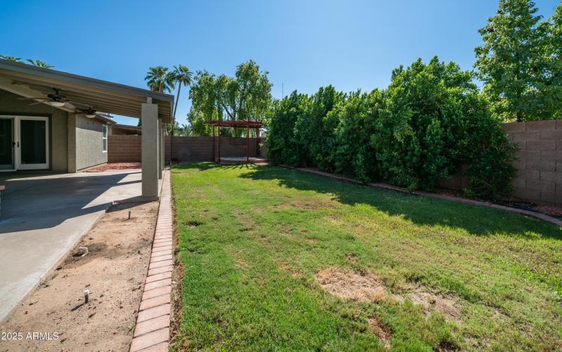 4411 E Ashurst Dr-32