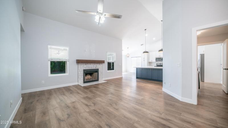 4411 E Ashurst Dr-5