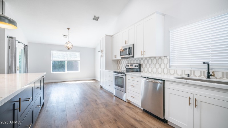 4411 E Ashurst Dr-17