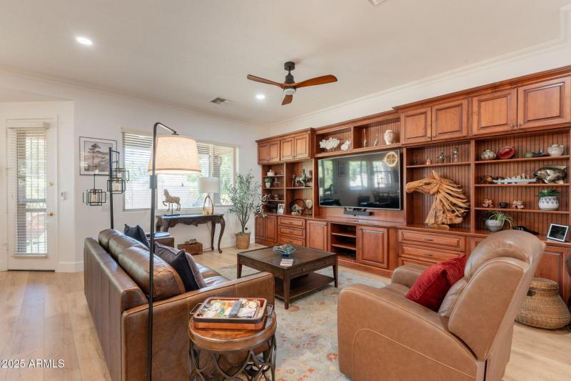 Springfield Lakes Hom