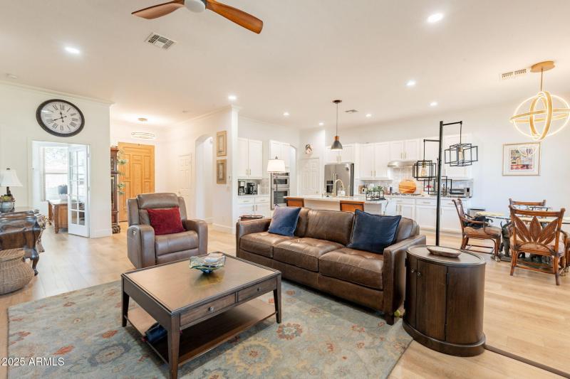 Springfield Lakes Hom