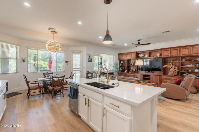 Springfield Lakes Hom