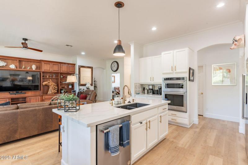 Springfield Lakes Hom