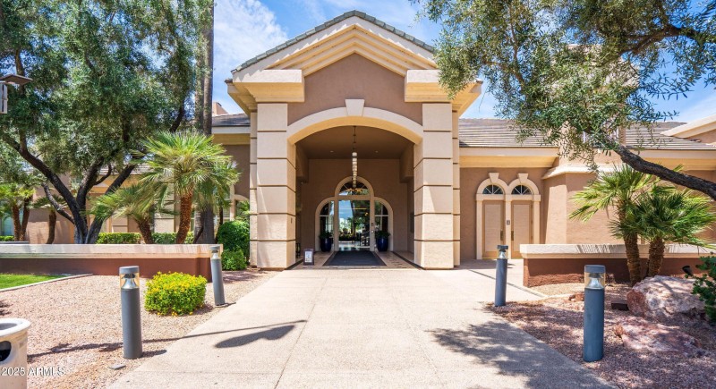 STONE & BARREL ENTRANCE