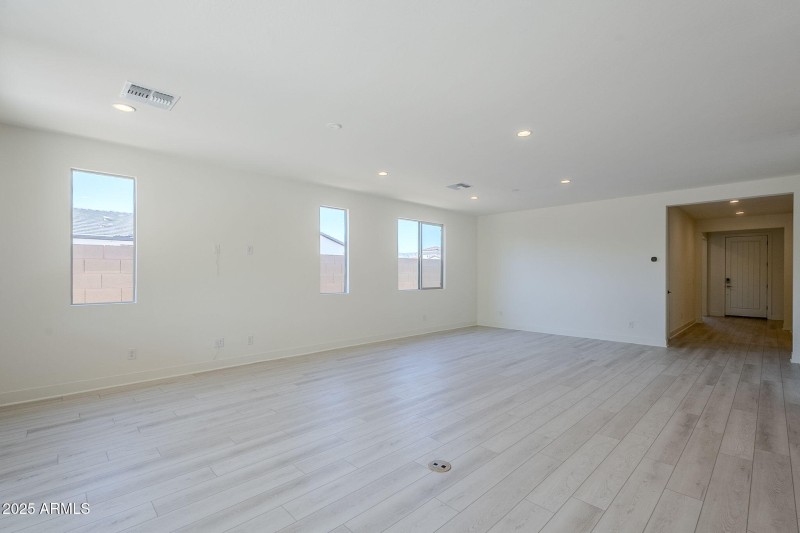 Great Room W Multiple Windows