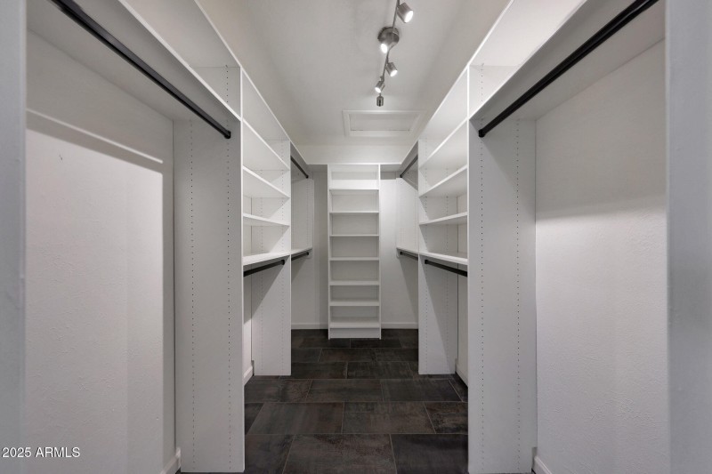 CustomWalkInCloset