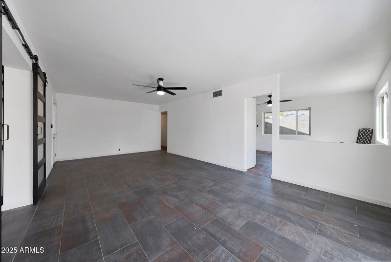 LivingRmViewFromBackyard